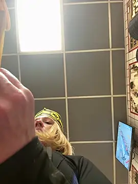 queenkelly1234 online show from February 20, 6:19 am