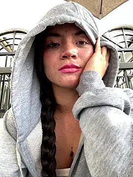 PamelaJonsom  online show from January 14, 12:53 pm