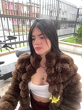 PamelaJonsom  online show from February 23, 5:35 pm