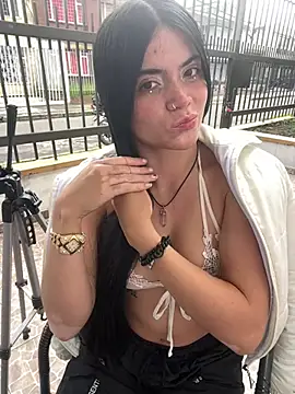 PamelaJonsom  online show from April 28, 2:32 pm