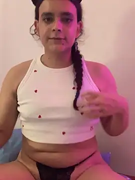 Snapshot of La-Gatiita-trans chatting on November 11, 2:34 pm La-Gatiita-trans online show from November 11, 2:34 pm