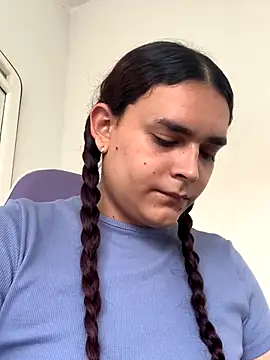 La-Gatiita-trans online show from December 5, 4:27 pm