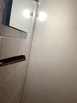 Snapshot of La-Gatiita-trans chatting on November 17, 11:09 pm La-Gatiita-trans online show from November 17, 11:09 pm