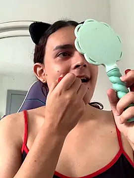 Snapshot of La-Gatiita-trans chatting on November 29, 2:06 pm La-Gatiita-trans online show from November 29, 2:06 pm