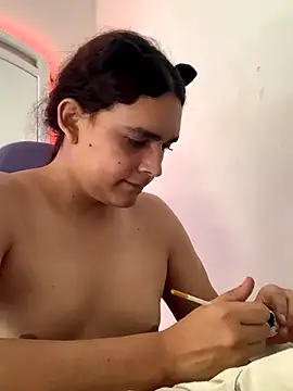 Snapshot of La-Gatiita-trans chatting on November 14, 2:21 pm La-Gatiita-trans online show from November 14, 2:21 pm