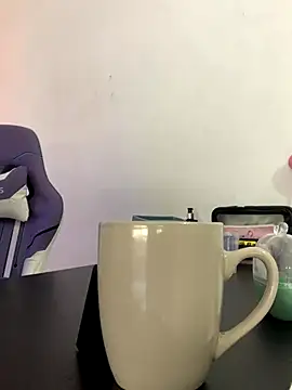 Snapshot of La-Gatiita-trans chatting on November 15, 2:21 pm La-Gatiita-trans online show from November 15, 2:21 pm