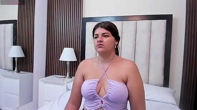 Snapshot of AMANDA_HOTXXX chatting on October 18, 3:30 am AMANDA HOTXXX online show from October 18, 3:30 am