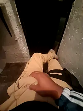 Snapshot of Raczos chatting on October 31, 4:09 am Raczos online show from October 31, 4:09 am