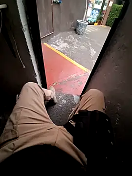 Snapshot of Raczos chatting on December 14, 12:06 am Raczos online show from December 14, 12:06 am