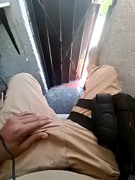 Snapshot of Raczos chatting on October 26, 5:13 pm Raczos online show from October 26, 5:13 pm