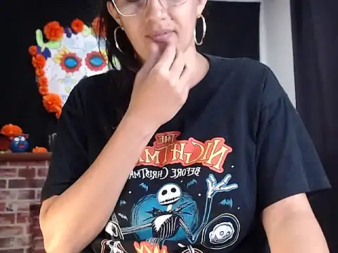 Snapshot of Lucyy_Naugthy chatting on November 16, 1:16 pm Lucyy Naugthy online show from November 16, 1:16 pm