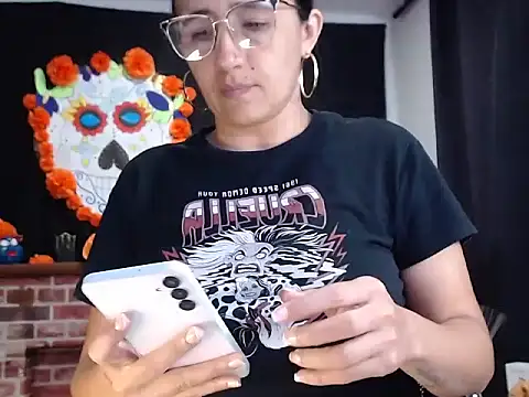 Snapshot of Lucyy_Naugthy chatting on November 21, 11:53 am Lucyy Naugthy online show from November 21, 11:53 am