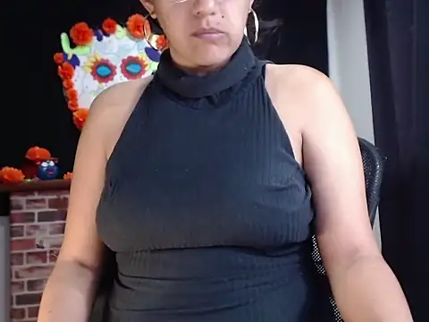 Snapshot of Lucyy_Naugthy chatting on November 15, 1:15 pm Lucyy Naugthy online show from November 15, 1:15 pm