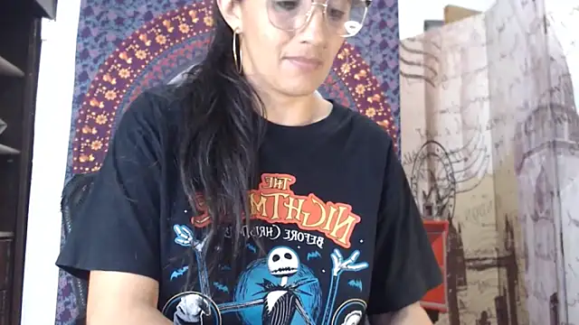 Lucyy Naugthy online show from February 13, 1:16 am