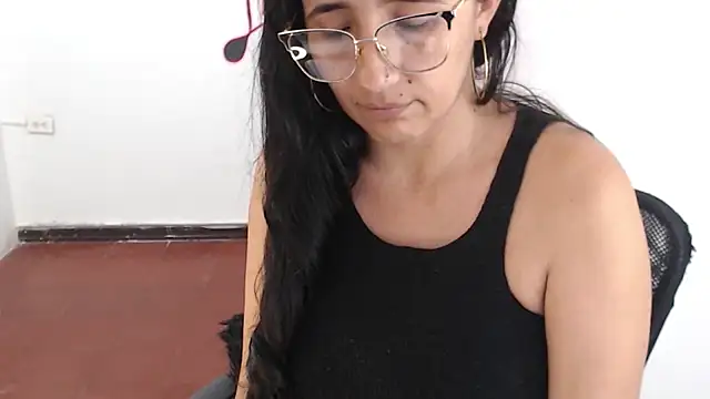 Lucyy Naugthy online show from April 10, 1:40 pm