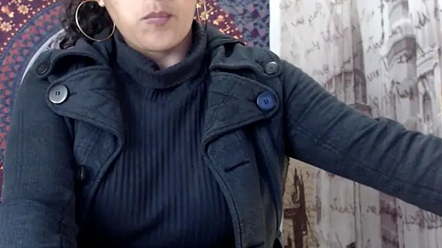 Lucyy Naugthy online show from February 19, 1:52 pm