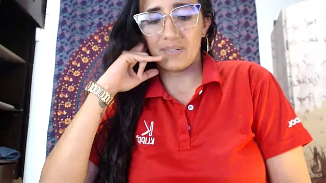 Lucyy Naugthy online show from February 3, 2:53 am