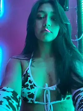 Snapshot of Nahomy_cute1 chatting on October 31, 11:44 pm Nahomy cute1 online show from October 31, 11:44 pm