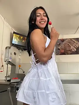 Snapshot of Nahomy_cute1 chatting on November 12, 7:07 pm Nahomy cute1 online show from November 12, 7:07 pm