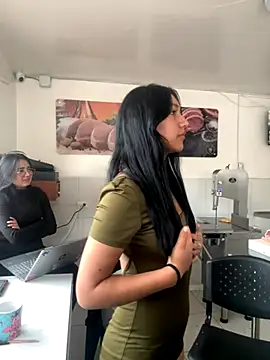 Snapshot of Nahomy_cute1 chatting on November 6, 8:46 pm Nahomy cute1 online show from November 6, 8:46 pm