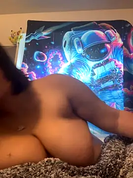 Snapshot of mistressmo0on chatting on October 19, 10:34 pm mistressmo0on online show from October 19, 10:34 pm