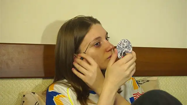 Snapshot of RoslynArcuo chatting on December 3, 8:08 pm RoslynArcuo online show from December 3, 8:08 pm