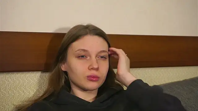 Snapshot of RoslynArcuo chatting on November 12, 8:45 pm RoslynArcuo online show from November 12, 8:45 pm