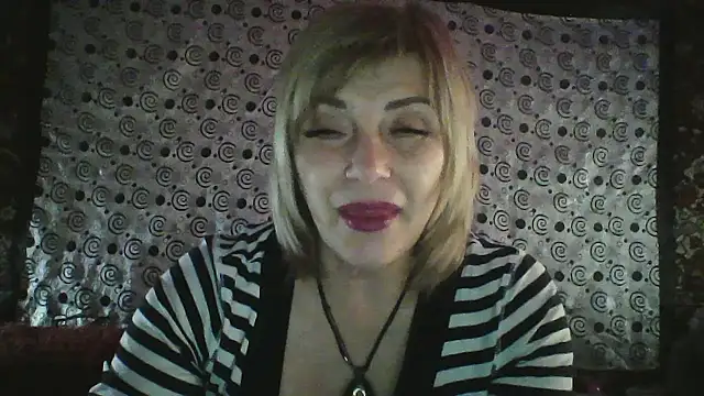 Lia Ray online show from December 1, 8:21 pm