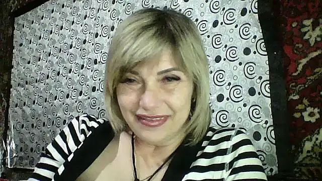 Snapshot of Lia_Ray chatting on October 19, 6:43 pm Lia Ray online show from October 19, 6:43 pm