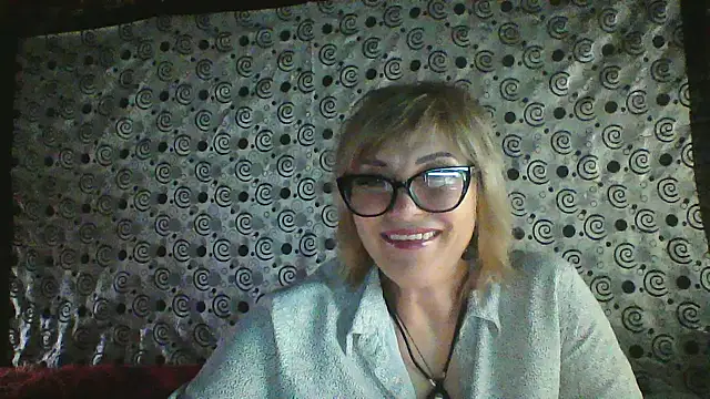 Lia Ray online show from November 10, 8:03 pm