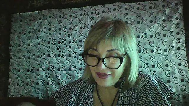 Lia Ray online show from November 11, 7:52 pm