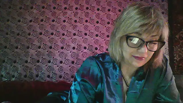 Lia Ray online show from December 17, 8:25 pm