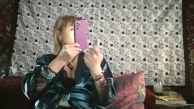 Lia Ray online show from February 18, 1:40 pm