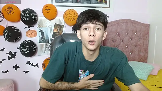 AmethystShadow17 online show from October 19, 1:47 pm