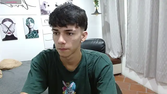 AmethystShadow17 online show from October 29, 3:44 pm