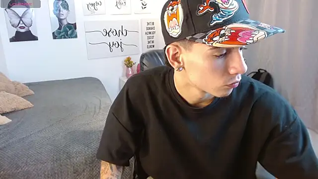 AmethystShadow17 online show from November 5, 3:48 pm