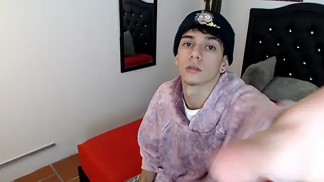 AmethystShadow17 online show from May 15, 3:48 am
