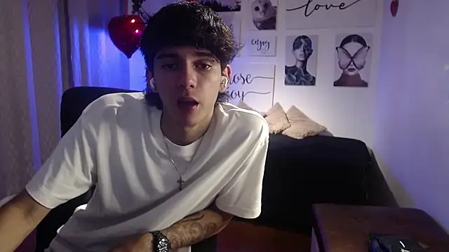 AmethystShadow17 online show from February 21, 8:44 pm