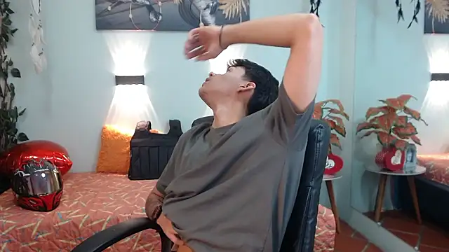 AmethystShadow17 online show from March 29, 2:46 am