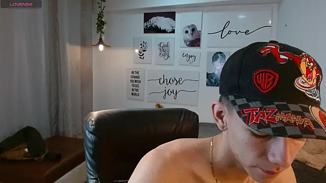 AmethystShadow17 online show from November 25, 3:45 pm