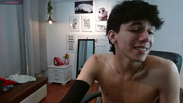 AmethystShadow17 online show from December 19, 9:50 pm