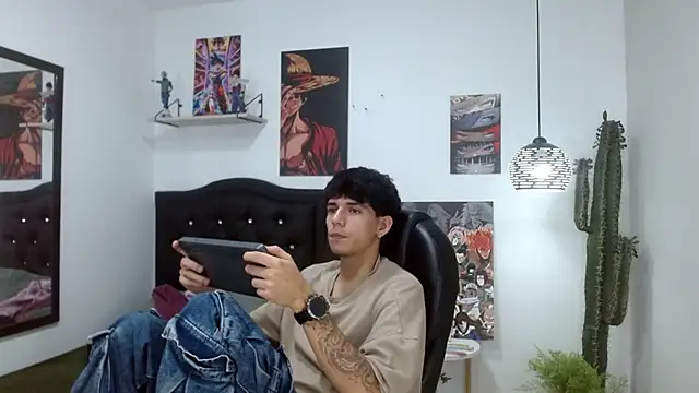 AmethystShadow17 online show from June 20, 3:44 am