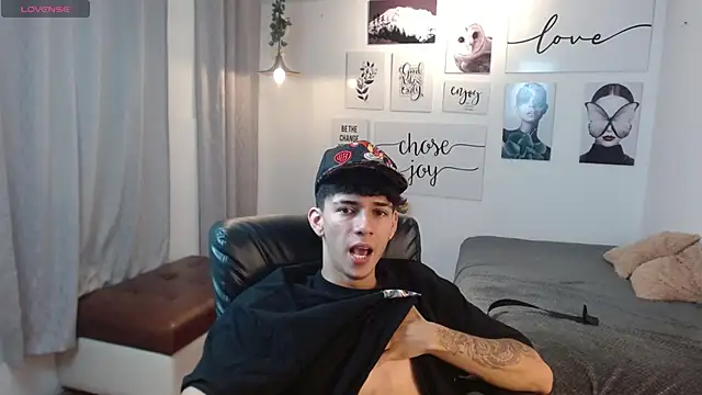 AmethystShadow17 online show from November 11, 3:29 pm