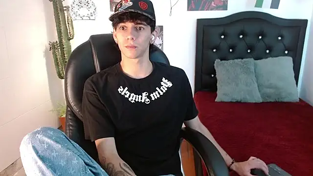 AmethystShadow17 online show from July 11, 4:24 am