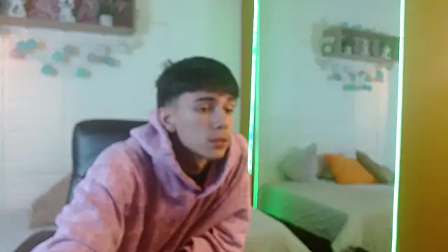 AmethystShadow17 online show from April 19, 3:46 pm