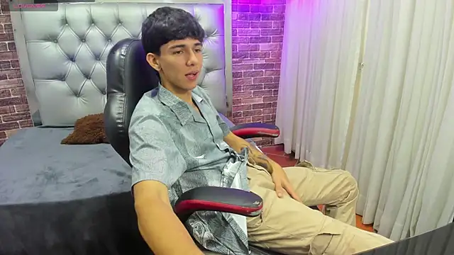 AmethystShadow17 online show from October 20, 3:34 pm