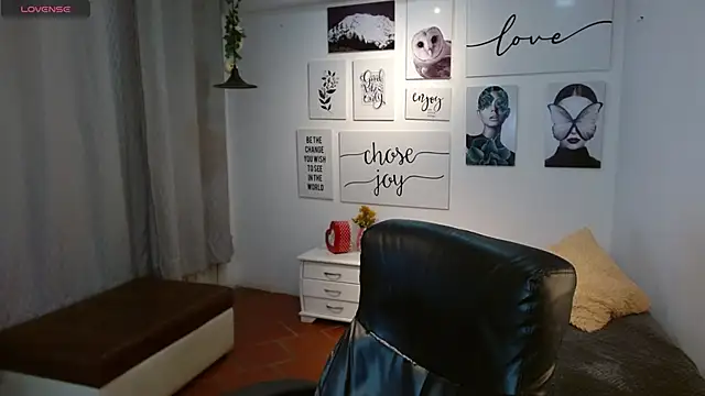 AmethystShadow17 online show from December 3, 4:50 pm