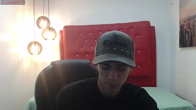 AmethystShadow17 online show from December 14, 4:12 pm