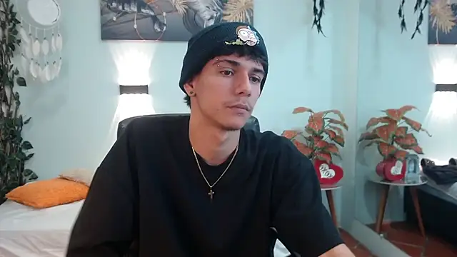 AmethystShadow17 online show from April 4, 3:51 pm