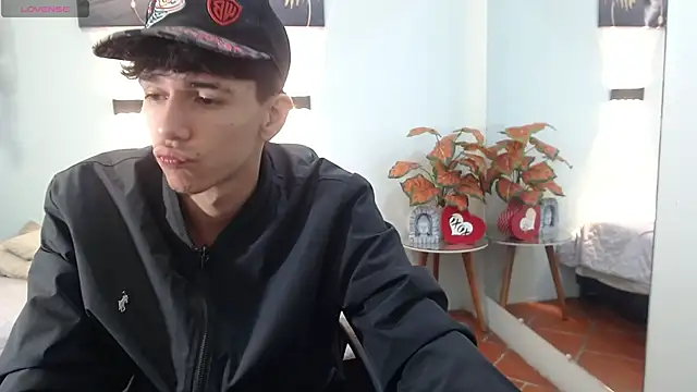 AmethystShadow17 online show from November 16, 12:21 pm